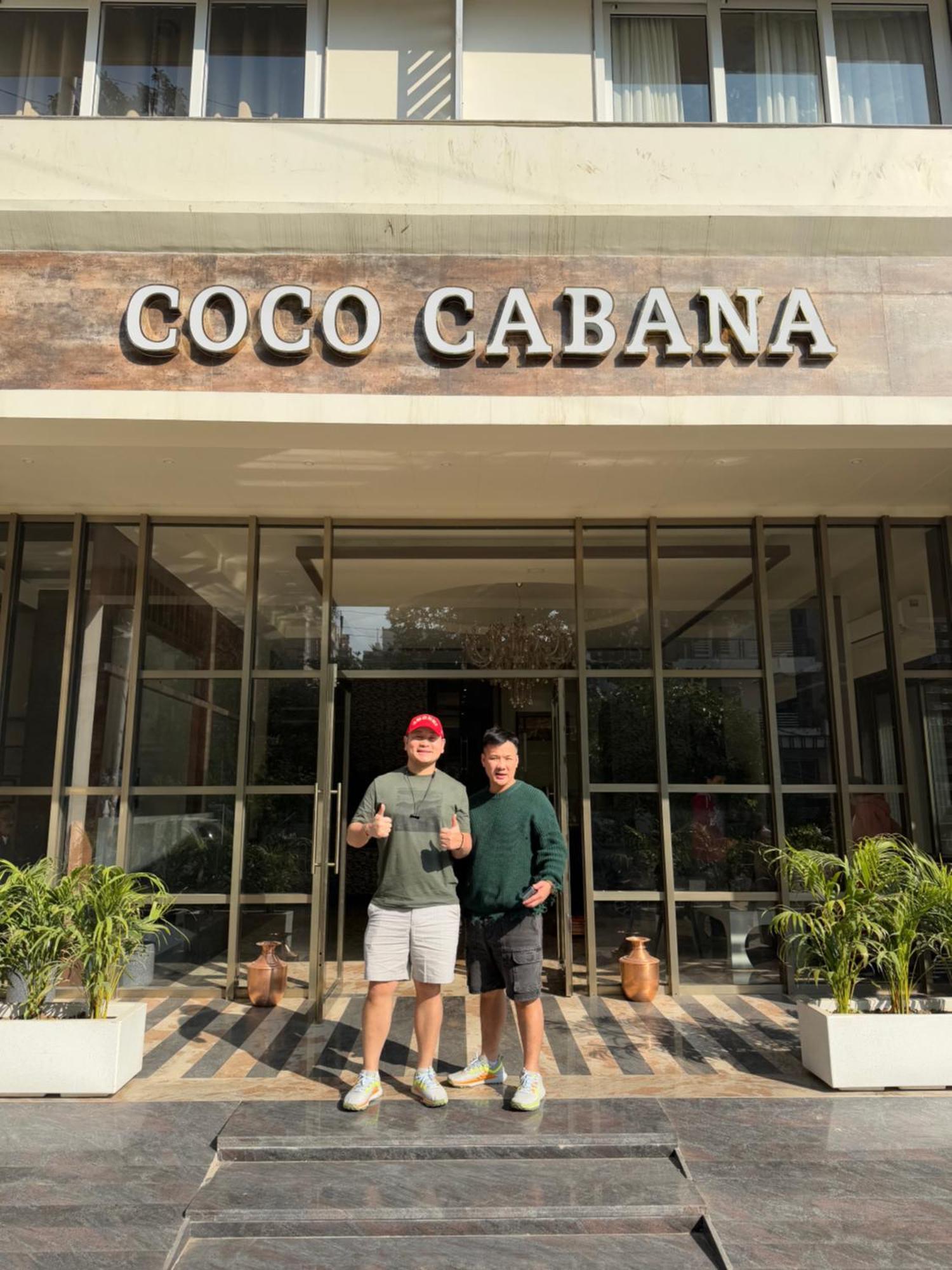 Coco Cabana Varanasi Eksteriør billede